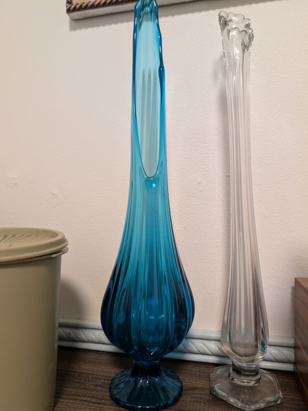 LE Smith 16.5" Swung Vase